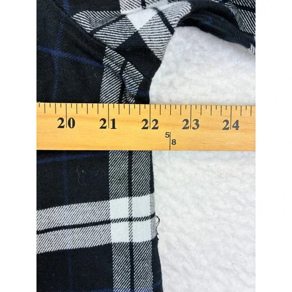 Joan Rivers Plaid Flannel Shirt Women's LP Black Gray Button Up Petite Casual - Picture 7 of 10